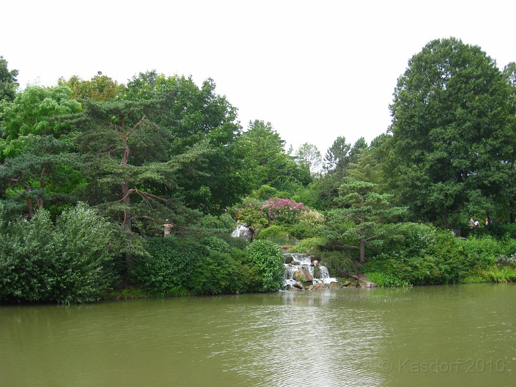 Botanical Gardens 2010 0265.jpg - The Chicago Botanic Gardens. Wear comfortable shoes, and be prepared to enjoy the landscape for a day.